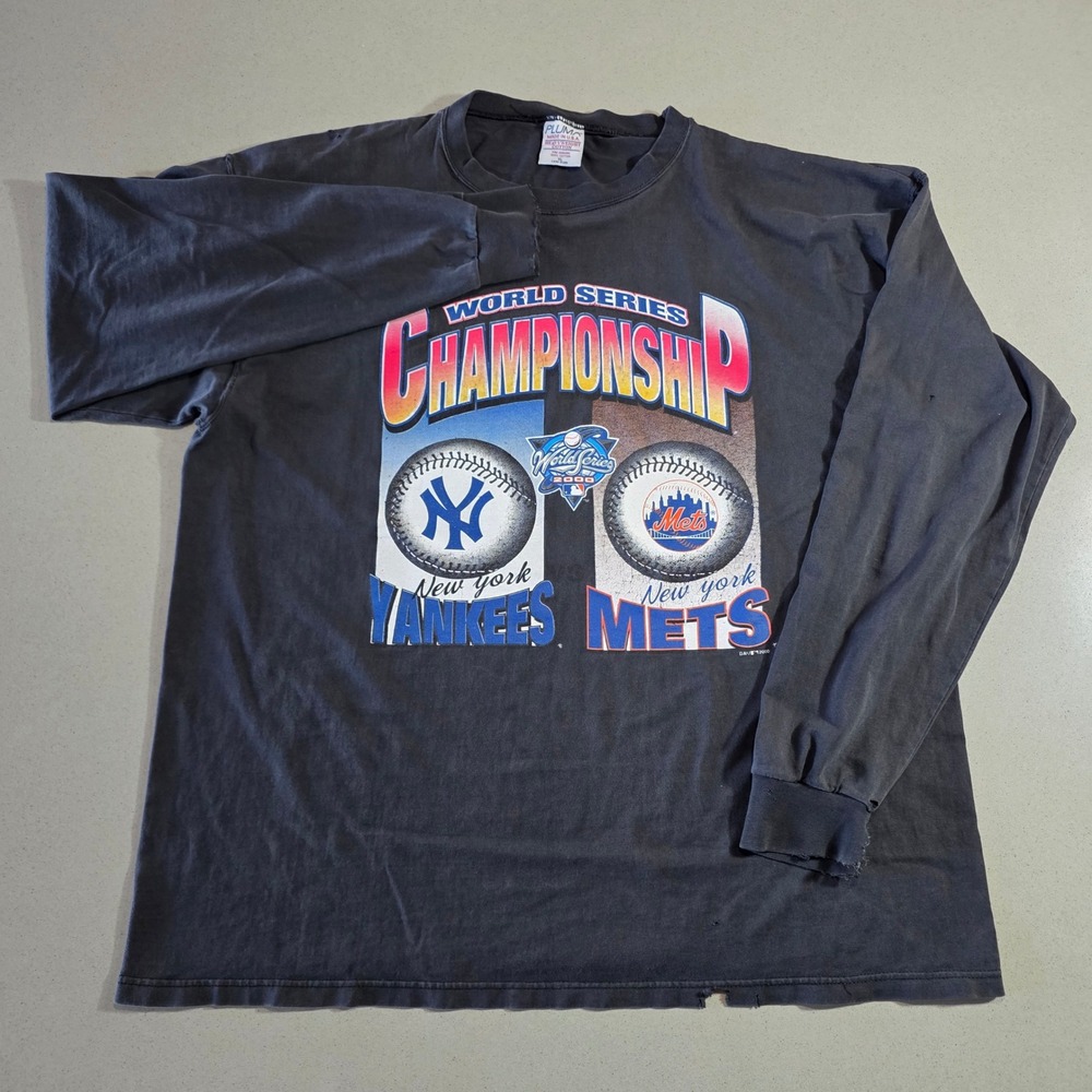 Vintage 2000 World Series Yankees vs Mets Long Sleeve Shirt Distressed